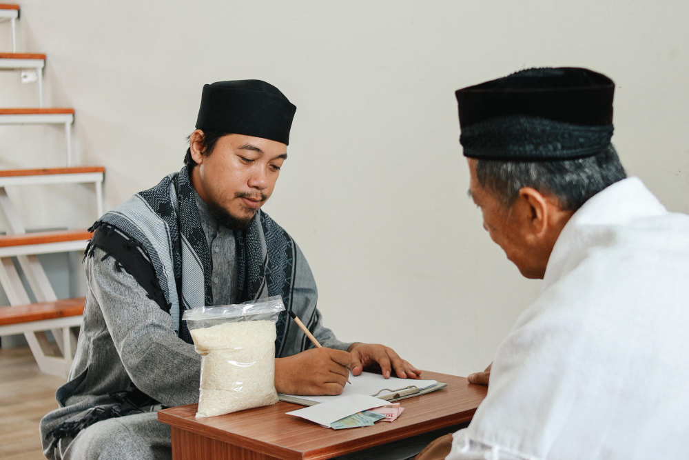 amil zakat termasuk salah satu dari 8 golongan penerima zakat