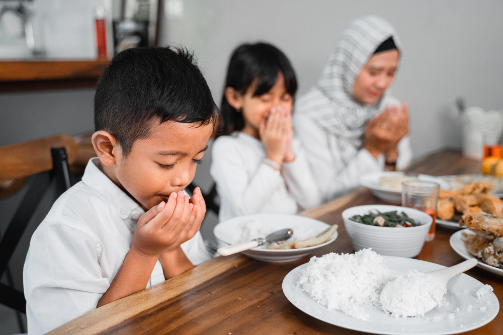 puasa asyura sangat diutamakan untuk dilakukan saat bulan muharram